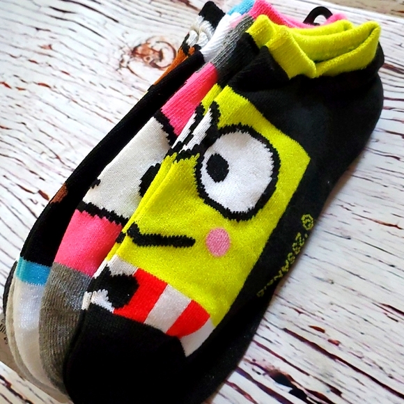 🆕️ SANRIO HELLO KITTY AND FRIENDS NO-SHOW SOCKS (5 PAIRS) 💕 - Picture 1 of 7
